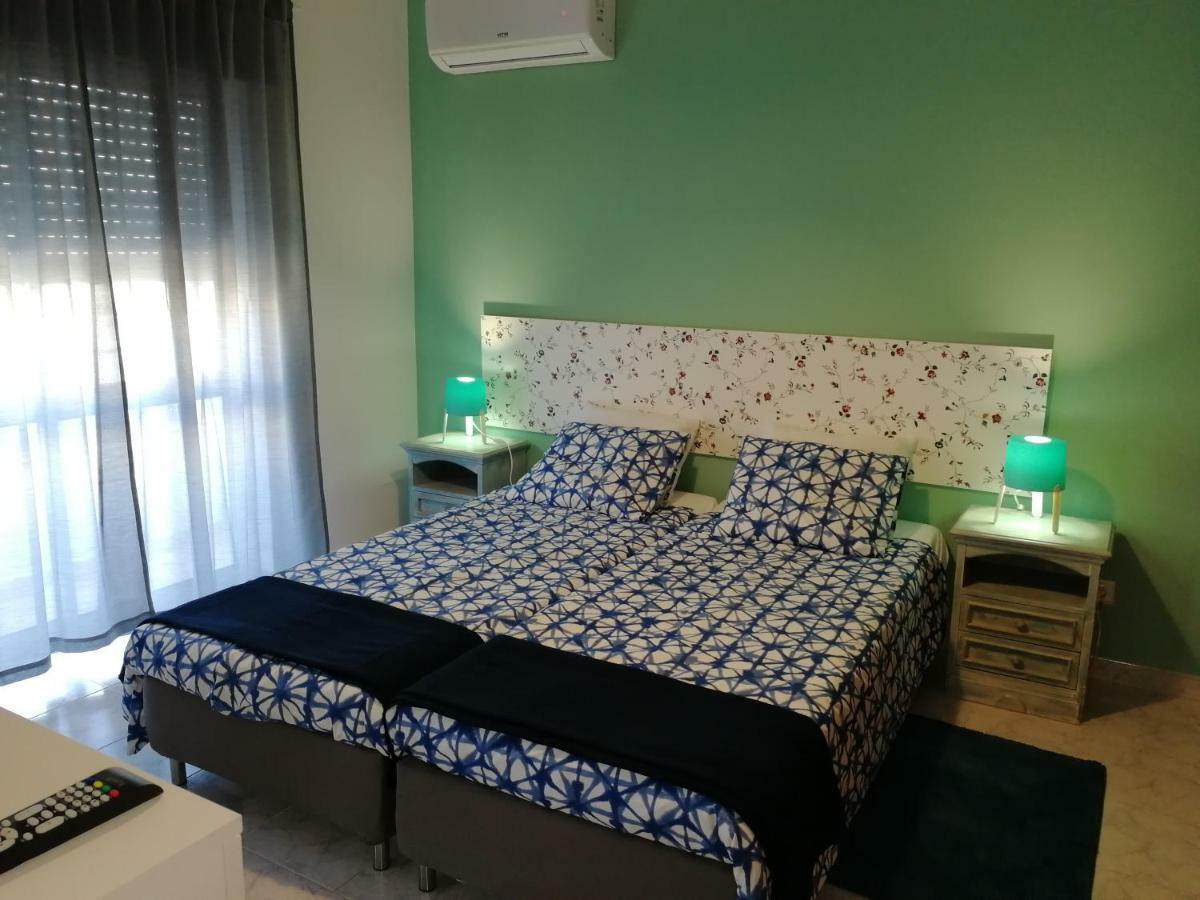 Ocean'S 7 - Lagos Guest House Екстер'єр фото