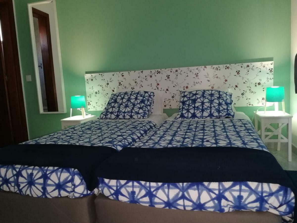 Ocean'S 7 - Lagos Guest House Екстер'єр фото